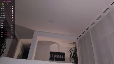 Snapshot of hotay_ chatting on 03/05/25, 02:03 Andrew xdres08 online show from 03/05/25, 02:03