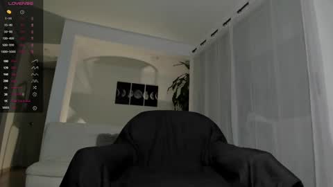 Snapshot of hotay_ chatting on 03/11/25, 12:11 Andrew xdres08 online show from 03/11/25, 12:11