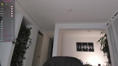 Snapshot of hotay_ chatting on 09/27/25, 12:48 Andrew xdres08 online show from 09/27/25, 12:48