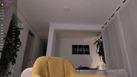 Snapshot of hotay_ chatting on 10/04/25, 11:25 Andrew xdres08 online show from 10/04/25, 11:25