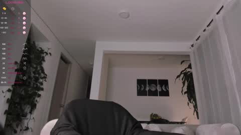 Snapshot of hotay_ chatting on 10/12/25, 01:59 Andrew xdres08 online show from 10/12/25, 01:59