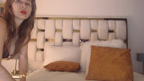 Bella Milf online show from 10/01/25, 11:44