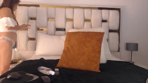 Bella Milf online show from 10/09/25, 11:47