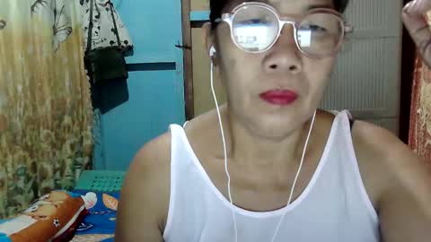 Snapshot of hotbetty_45 chatting on 04/12/26, 10:48 hotbetty_45 online show from 04/12/26, 10:48