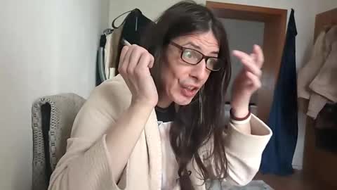 Snapshot of hotbettybellucci chatting on 11/09/25, 11:30 Betty Bellucci online show from 11/09/25, 11:30