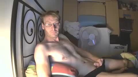 hotbilly_39 online show from 09/12/25, 11:04