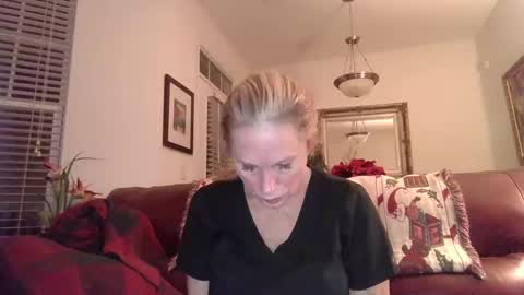 hotblondemilf1962 online show from 12/12/24, 12:48