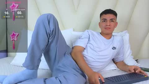 hotboy21_ online show from 11/07/25, 03:50