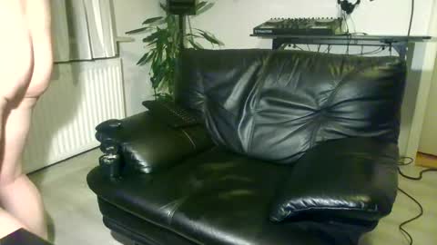 hotboy32891282 online show from 06/03/26, 11:54