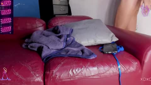 Snapshot of hotbrunne chatting on 01/24/25, 12:20 Astrid Steve coco online show from 01/24/25, 12:20