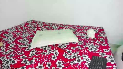 Snapshot of hotbunnyy_ chatting on 11/11/25, 10:10 Hot Bunny online show from 11/11/25, 10:10