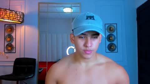 Snapshot of hotcrew_ chatting on 10/15/25, 07:58 Hussain aaron and Ekko online show from 10/15/25, 07:58