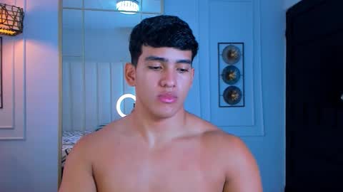 Snapshot of hotcrew_ chatting on 10/23/25, 07:56 Hussain aaron and Ekko online show from 10/23/25, 07:56