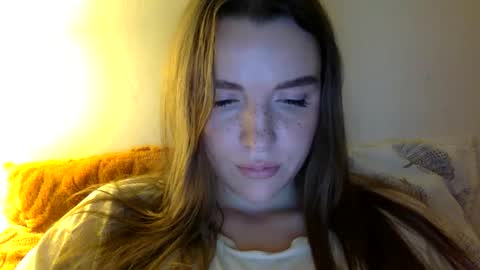 Snapshot of hoteffy chatting on 11/03/25, 09:16 effy online show from 11/03/25, 09:16