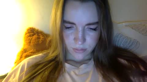 Snapshot of hoteffy chatting on 11/11/25, 09:15 effy online show from 11/11/25, 09:15