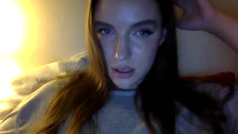 Snapshot of hoteffy chatting on 11/18/25, 08:57 effy online show from 11/18/25, 08:57