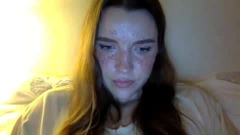 Snapshot of hoteffy chatting on 12/16/25, 10:37 effy online show from 12/16/25, 10:37