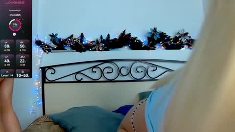 Snapshot of hotel_california_ chatting on 01/01/25, 06:49 Anna 23   Archie 25  online show from 01/01/25, 06:49