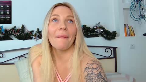 Snapshot of hotel_california_ chatting on 01/23/25, 08:36 Anna 23   Archie 25  online show from 01/23/25, 08:36