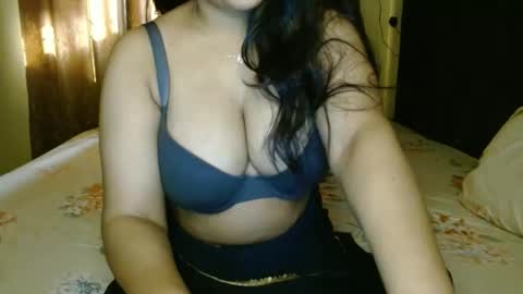 Snapshot of hoteliza6 chatting on 11/29/25, 09:01 Eliza i dont show face in any show online show from 11/29/25, 09:01