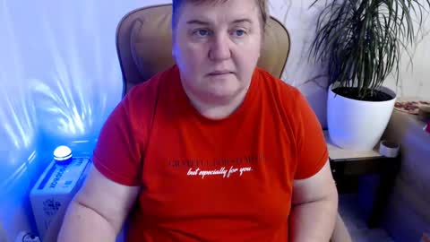 Snapshot of hotfiremommy chatting on 01/13/25, 06:38 LimonkaFire online show from 01/13/25, 06:38