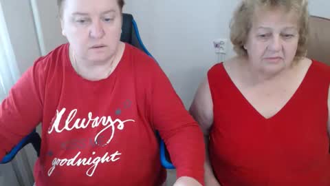 Snapshot of hotfiremommy chatting on 10/03/25, 07:05 LimonkaFire online show from 10/03/25, 07:05