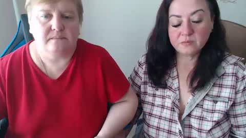 Snapshot of hotfiremommy chatting on 10/11/25, 12:58 LimonkaFire online show from 10/11/25, 12:58