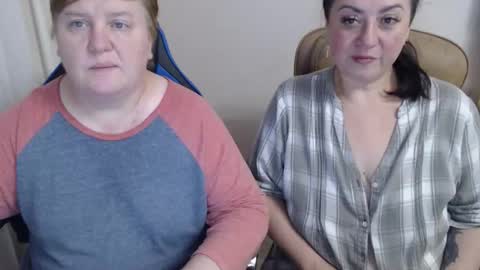 Snapshot of hotfiremommy chatting on 10/25/25, 08:03 LimonkaFire online show from 10/25/25, 08:03