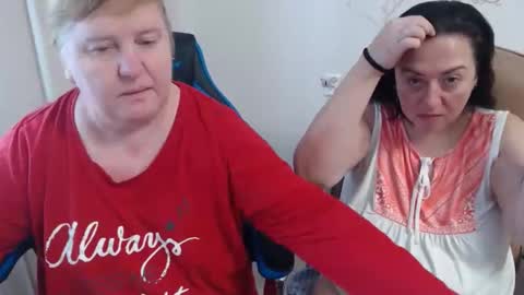 Snapshot of hotfiremommy chatting on 11/12/25, 09:21 LimonkaFire online show from 11/12/25, 09:21