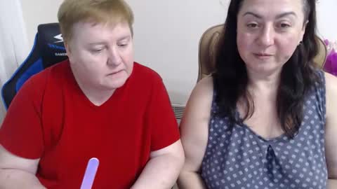 Snapshot of hotfiremommy chatting on 12/16/25, 07:19 LimonkaFire online show from 12/16/25, 07:19