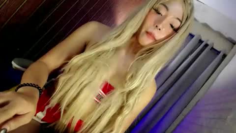 hotfucking_queen1111 online show from 05/24/26, 07:57