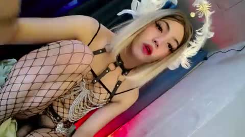 hotfucking_queen1111 online show from 06/17/26, 06:16
