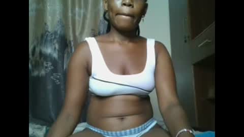 Snapshot of hotgal54 chatting on 02/11/25, 11:33 hotgal54 online show from 02/11/25, 11:33