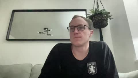 hotholby86 online show from 02/03/25, 08:24