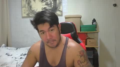 Snapshot of hothunkybear23 chatting on 12/08/24, 01:35 Khel online show from 12/08/24, 01:35