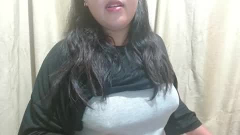 hotiemorenagurl18 online show from 09/11/25, 09:48