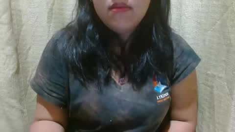hotiemorenagurl18 online show from 10/18/25, 08:37