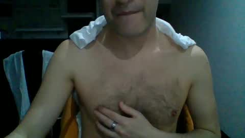 Snapshot of hotitan chatting on 11/18/25, 03:23 hottitan twitter Marianoshcam online show from 11/18/25, 03:23