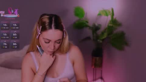 Snapshot of hotjessxx chatting on 12/15/25, 07:56 Maria online show from 12/15/25, 07:56