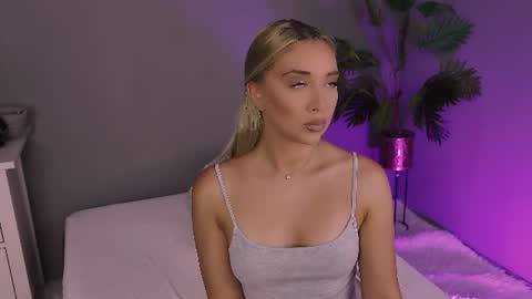 Maria online show from 06/25/26, 12:09
