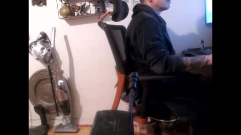 Snapshot of hotkinkytat chatting on 02/14/25, 01:02 hotkinkytat online show from 02/14/25, 01:02