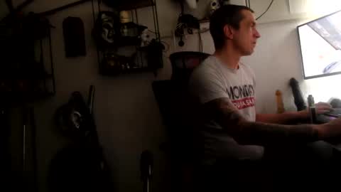 Snapshot of hotkinkytat chatting on 03/05/25, 11:06 hotkinkytat online show from 03/05/25, 11:06