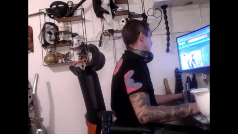 Snapshot of hotkinkytat chatting on 03/08/25, 10:45 hotkinkytat online show from 03/08/25, 10:45