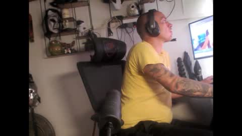 Snapshot of hotkinkytat chatting on 09/29/25, 12:10 hotkinkytat online show from 09/29/25, 12:10