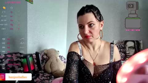 Snapshot of hotkleoo chatting on 02/18/25, 07:21 MistressM online show from 02/18/25, 07:21