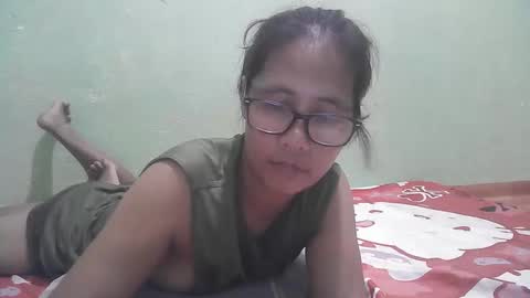 Snapshot of hotladypinay32 chatting on 09/21/25, 01:40 hotladypinay32 online show from 09/21/25, 01:40