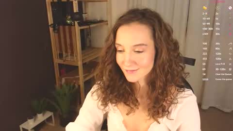 Snapshot of hotlaracroft chatting on 09/30/25, 03:06 Allison online show from 09/30/25, 03:06