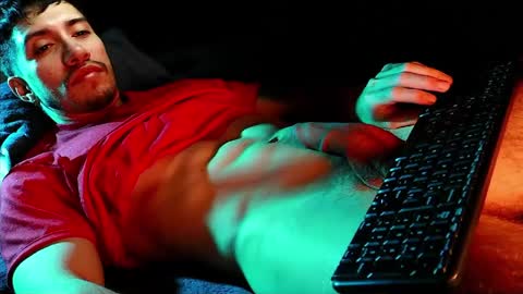 Snapshot of hotlatinking chatting on 05/18/26, 08:25 Hotlatinking online show from 05/18/26, 08:25