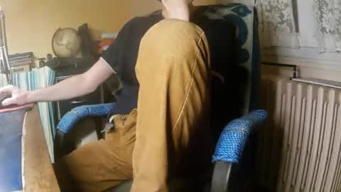 Snapshot of hotleopold chatting on 11/25/25, 10:21 hotleopold online show from 11/25/25, 10:21