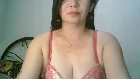 Snapshot of hotmamajen4u chatting on 01/07/26, 01:19 hotmamajen4u online show from 01/07/26, 01:19